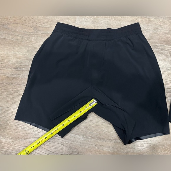 lululemon athletica Men's Black Athletic Shorts - Picture 2 of 5